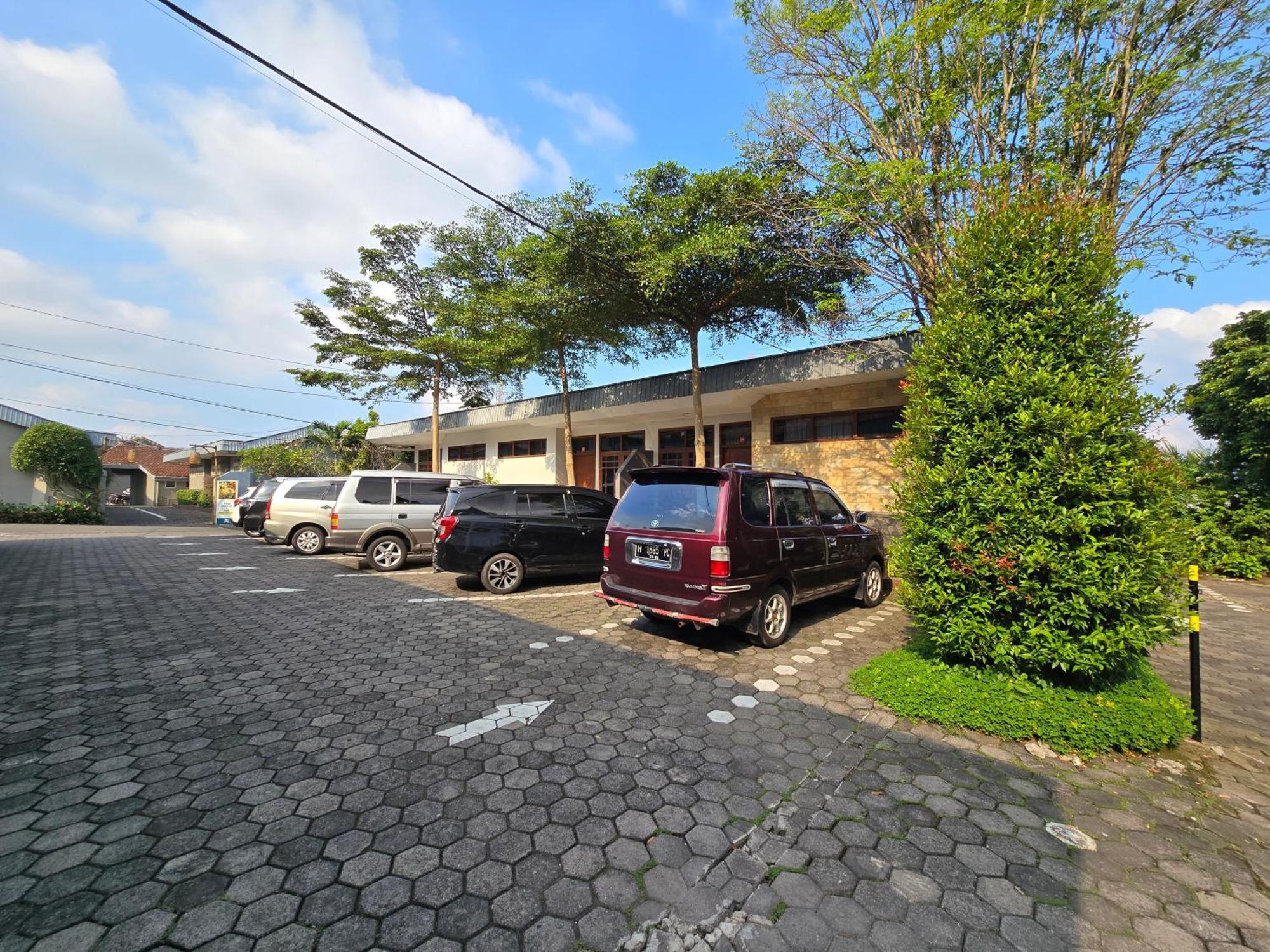 Kusma Hotel Bandungan Semarang Buitenkant foto
