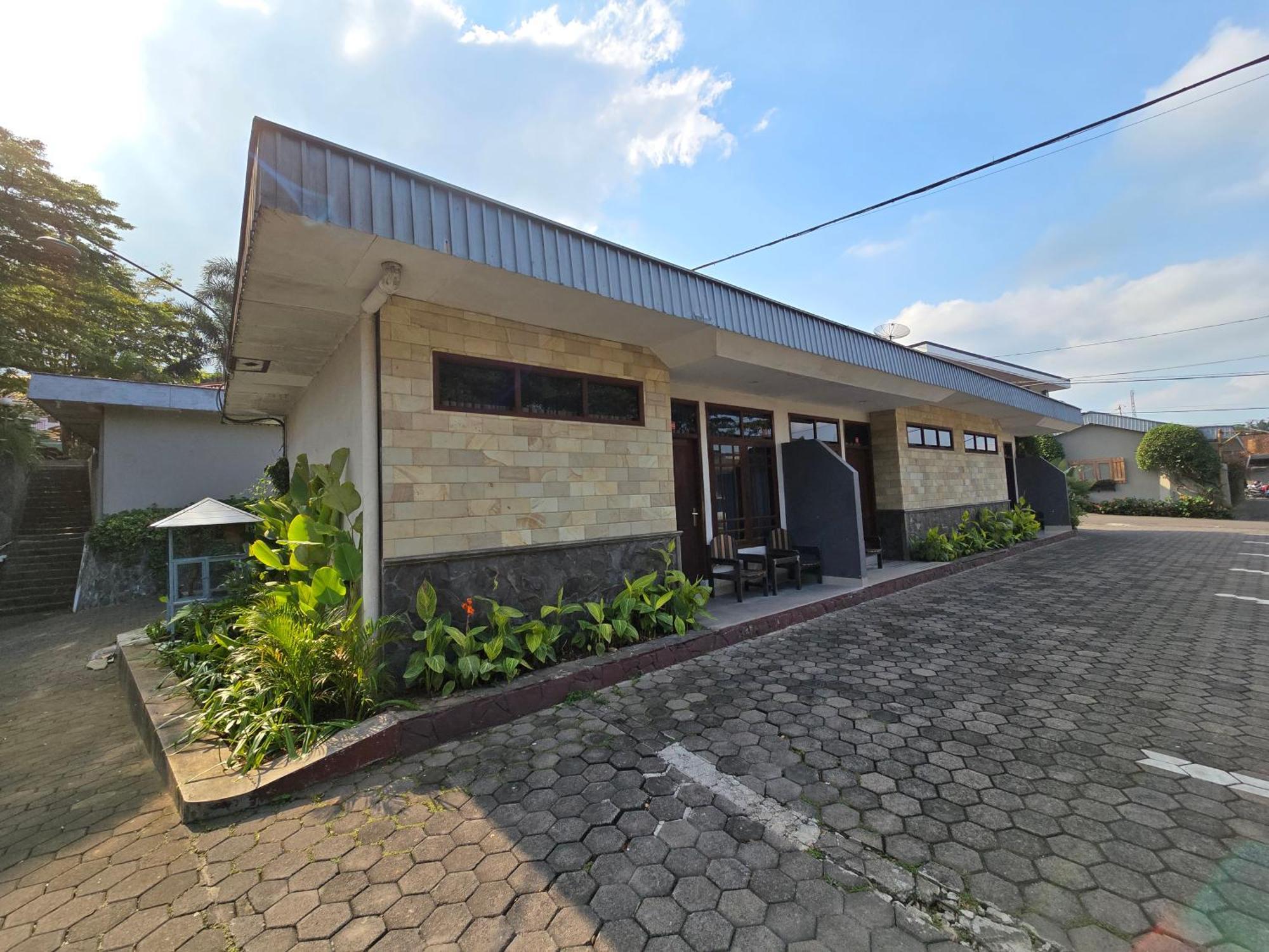 Kusma Hotel Bandungan Semarang Buitenkant foto