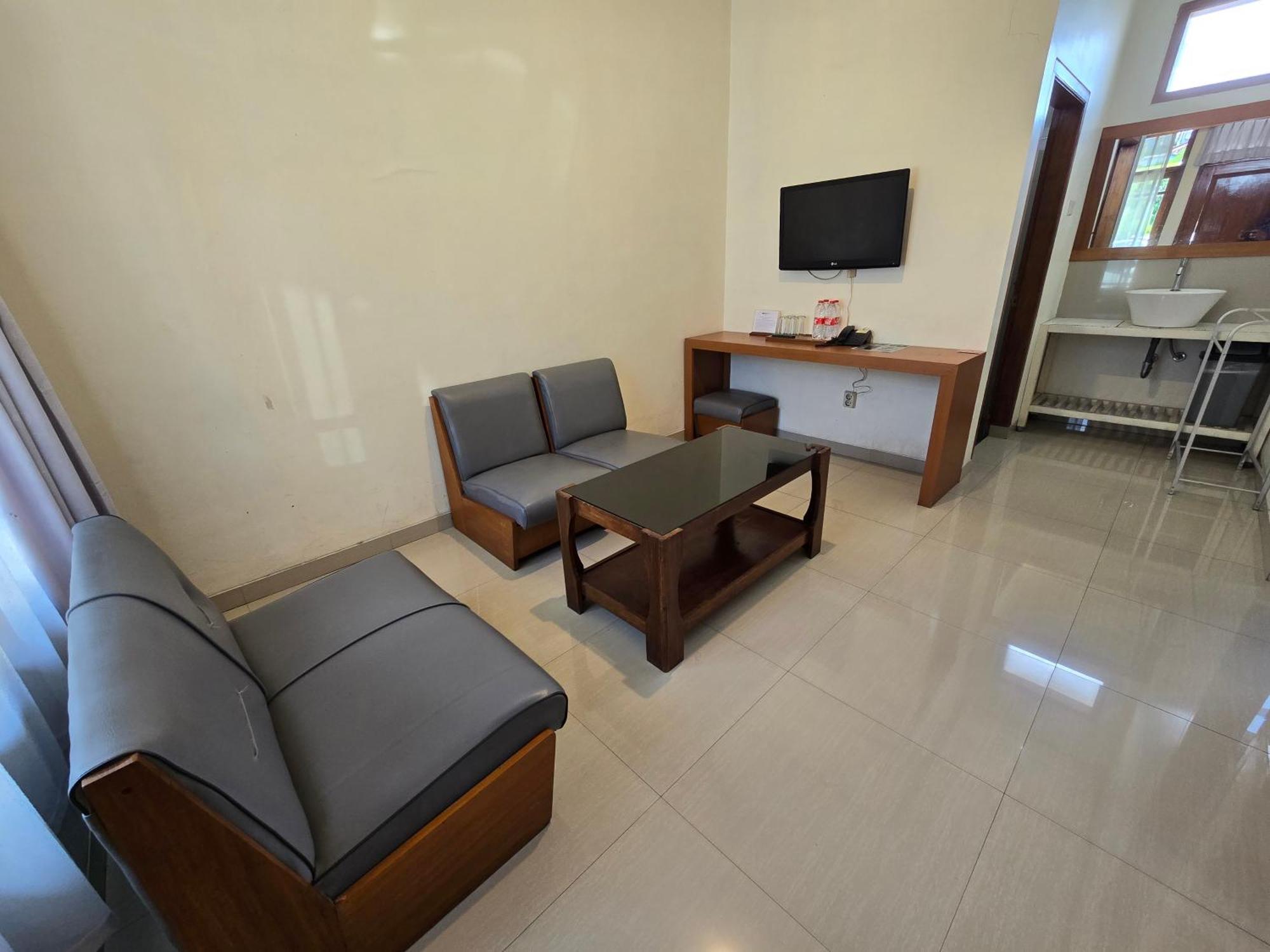 Kusma Hotel Bandungan Semarang Buitenkant foto