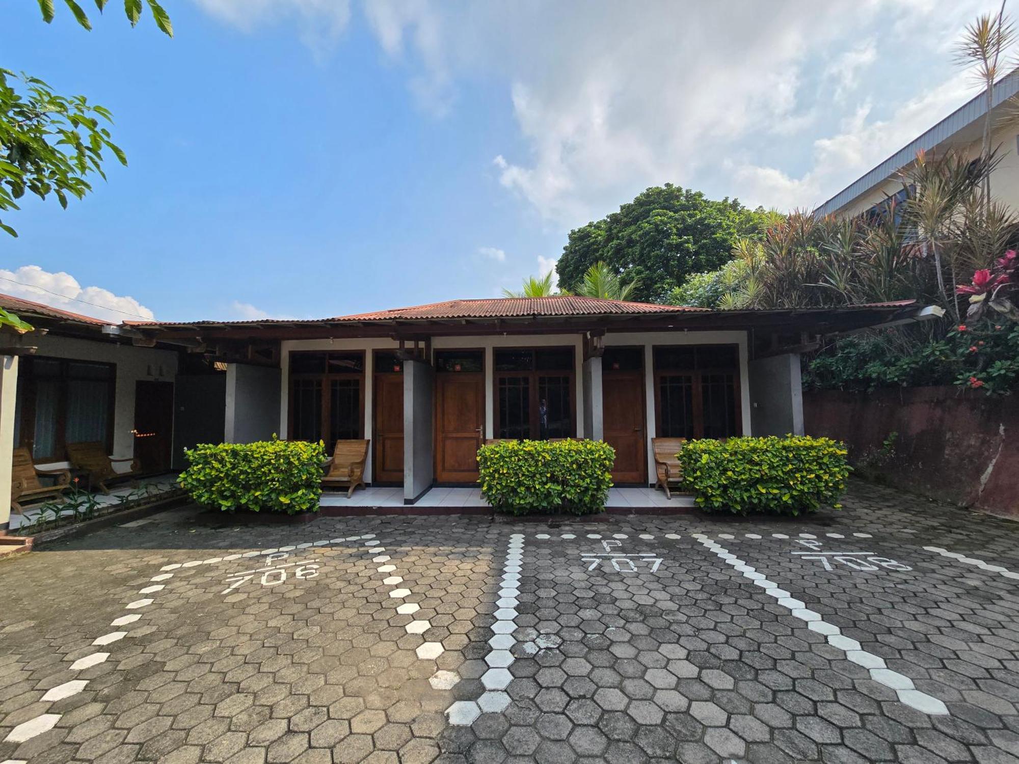 Kusma Hotel Bandungan Semarang Buitenkant foto