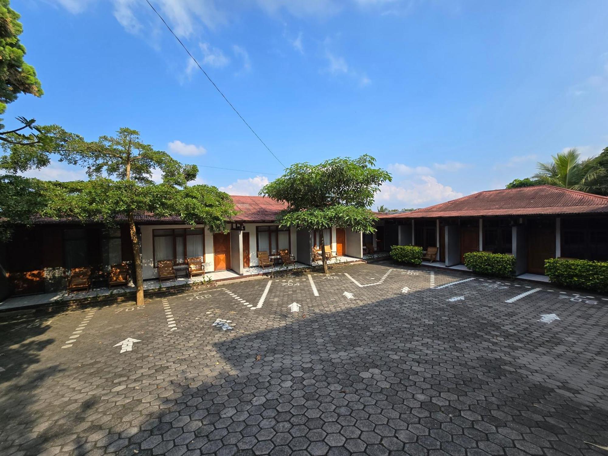 Kusma Hotel Bandungan Semarang Buitenkant foto