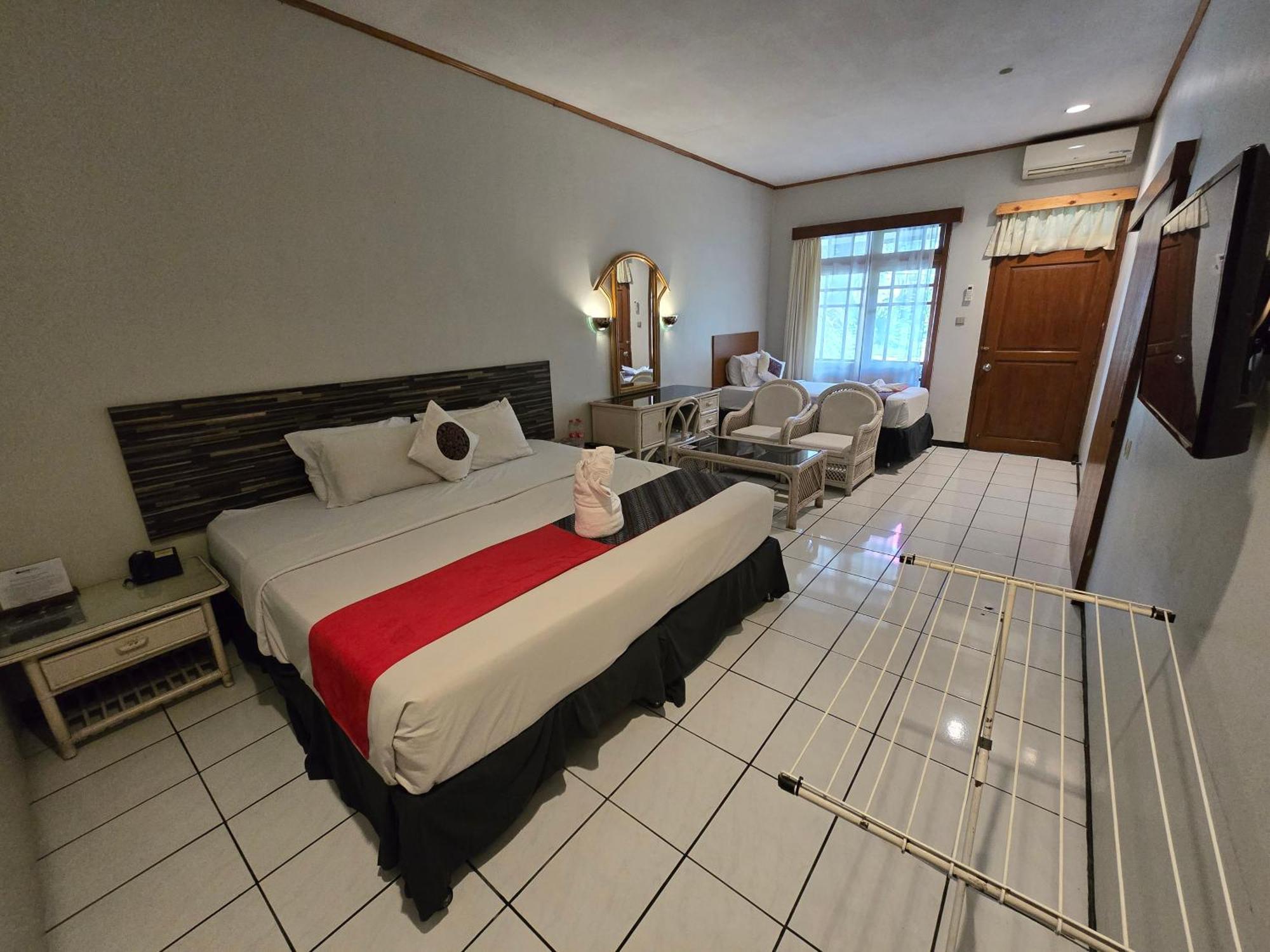 Kusma Hotel Bandungan Semarang Buitenkant foto